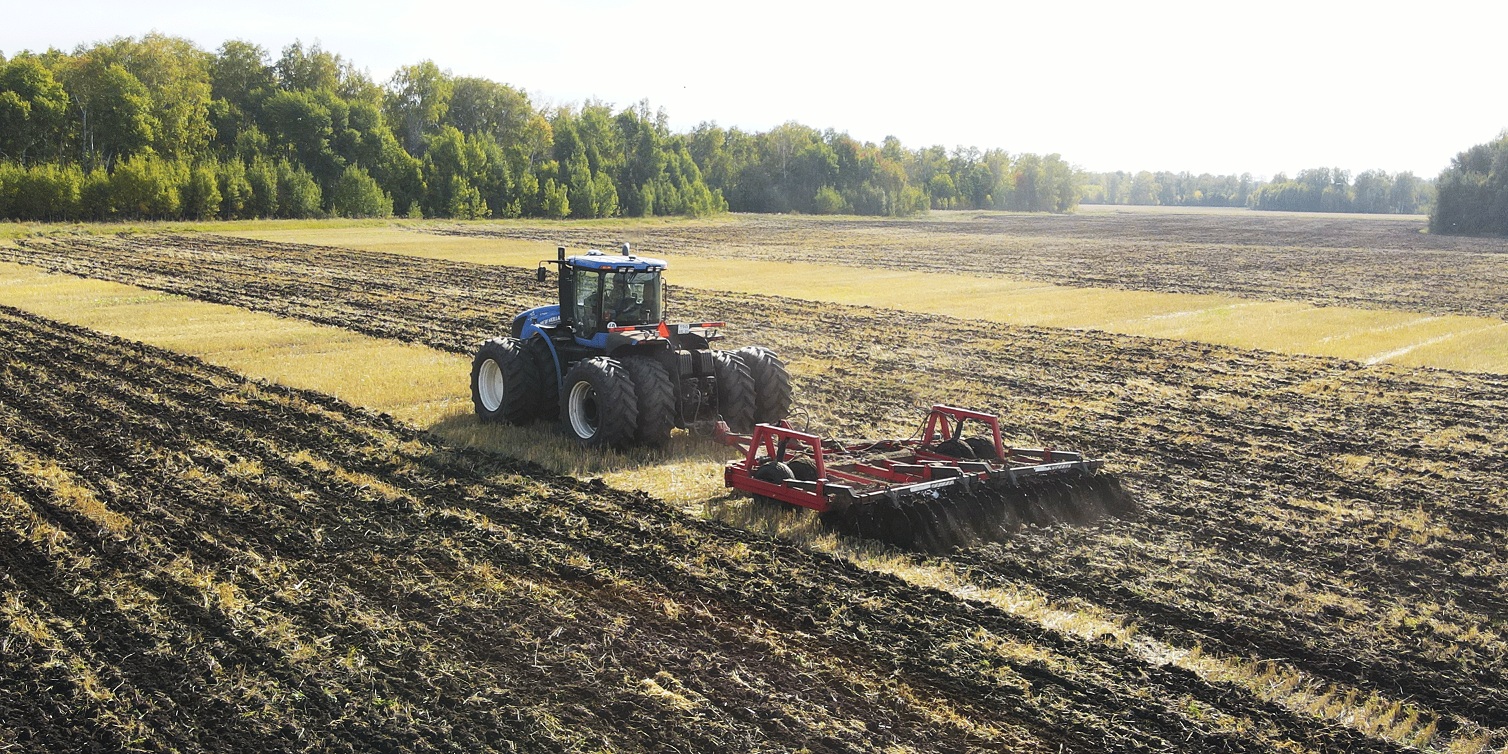 Группа агротехника. Плоскорез-глубокорыхлитель полуприцепной STAVR ПГП-7. Также плоскорезами - глубокорыхлителями.